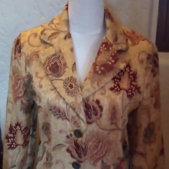 Cabi jacket. With an updated vintage vibe. - Picture 2 of 11